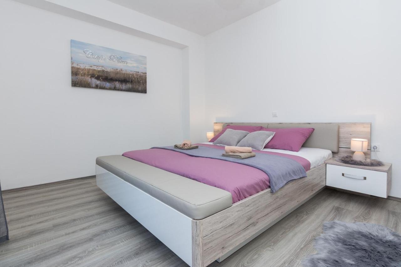 Apartments Marko Sukosan Bagian luar foto
